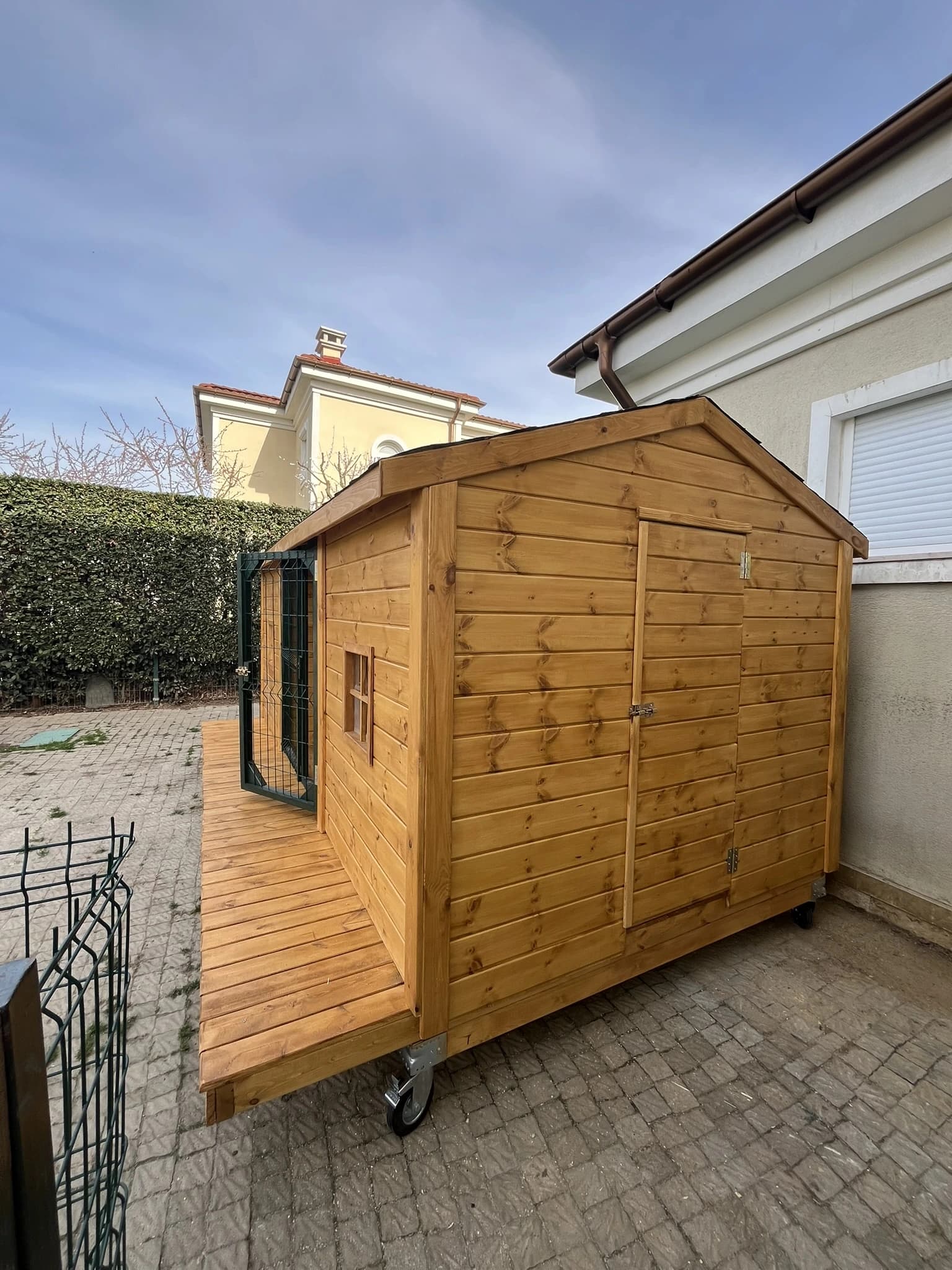 Ahşap Köpek Evi 1